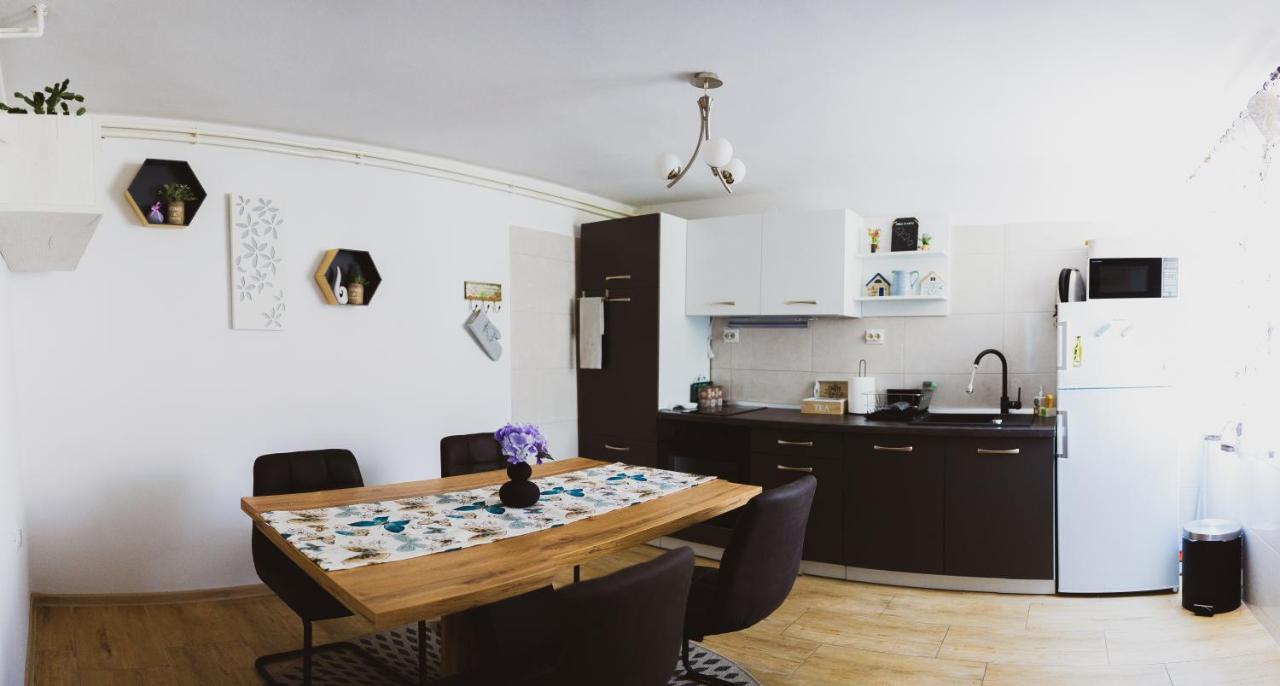 Soba I Apartman Dula Ogulin Exteriör bild