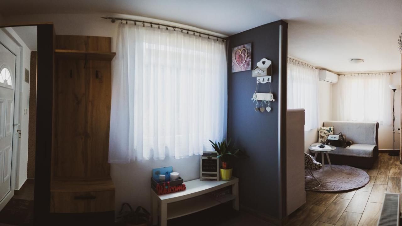 Soba I Apartman Dula Ogulin Exteriör bild