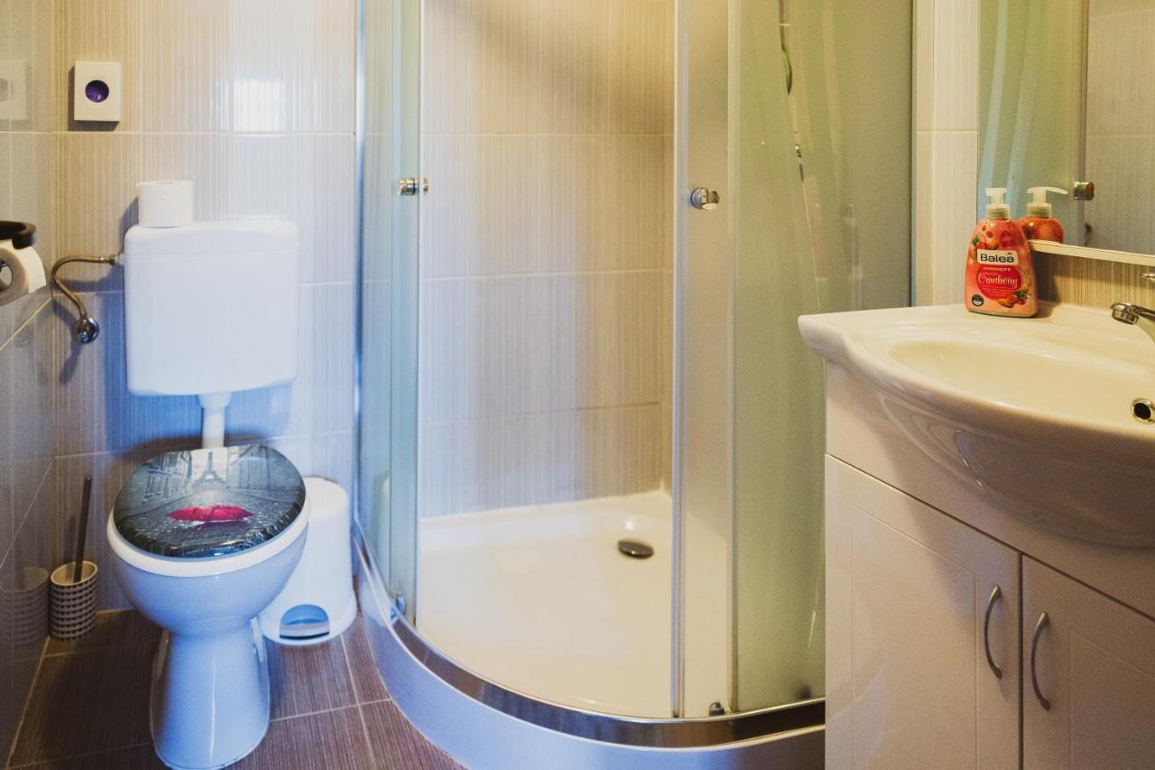 Soba I Apartman Dula Ogulin Exteriör bild